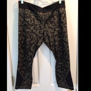 lululemon Cropped Running Tights